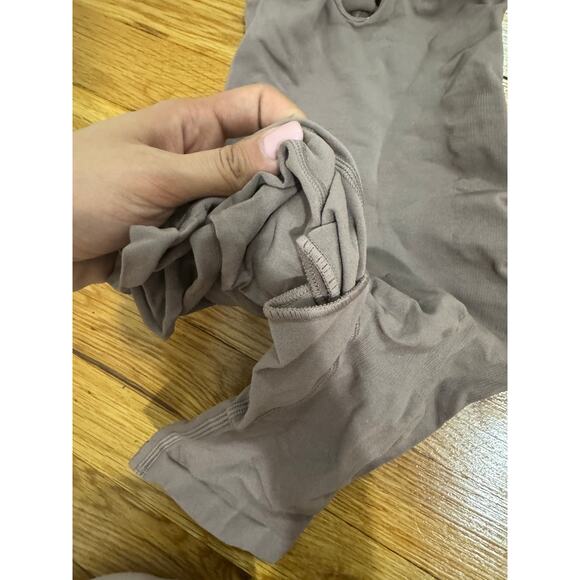 Skims Size xxs/xs Sculpting Mid Thigh Bodysuit Umber Shapewear NWOT xxs / xs - Picture 6 of 7